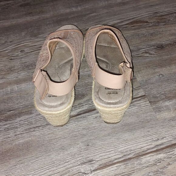 Earth Origins Leather Perforated Wedges Naples Nevada  Sz 8.5 - Picture 4 of 8